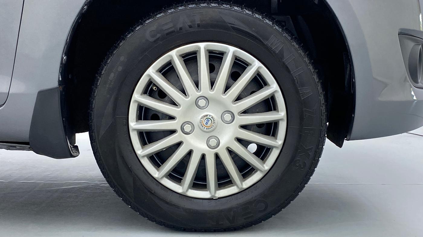 2014 Maruti Swift VXI D, Petrol, Manual, 55,242 km, Right Front Wheel