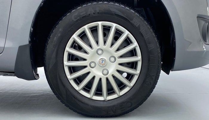 2014 Maruti Swift VXI D, Petrol, Manual, 55,242 km, Right Front Wheel