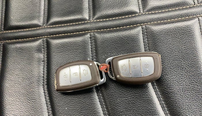 2020 Hyundai AURA SX 1.2, Petrol, Manual, 87,522 km, Key Close Up