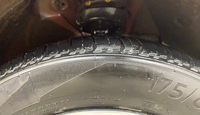 2020 Hyundai AURA SX 1.2, Petrol, Manual, 87,522 km, Right Front Tyre Tread