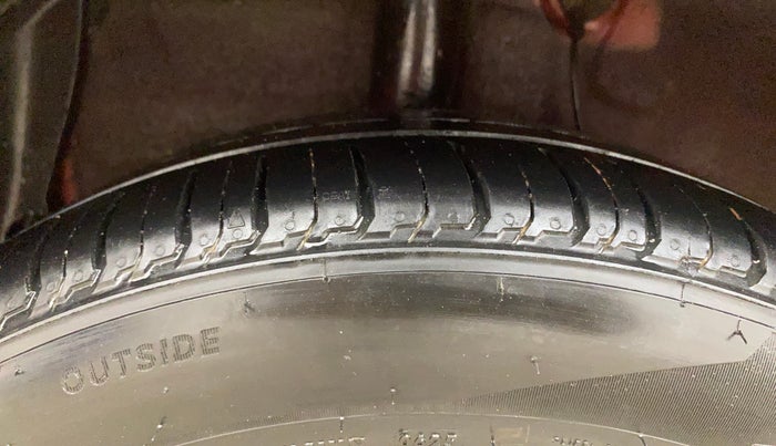 2020 Hyundai AURA SX 1.2, Petrol, Manual, 87,522 km, Right Rear Tyre Tread