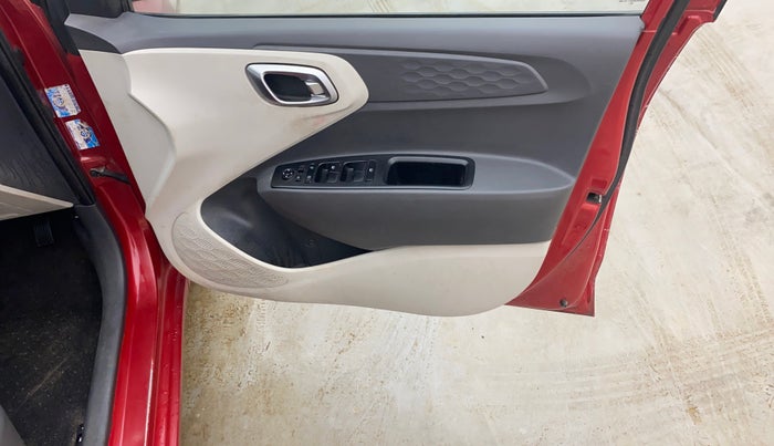 2020 Hyundai AURA SX 1.2, Petrol, Manual, 87,522 km, Driver Side Door Panels Control