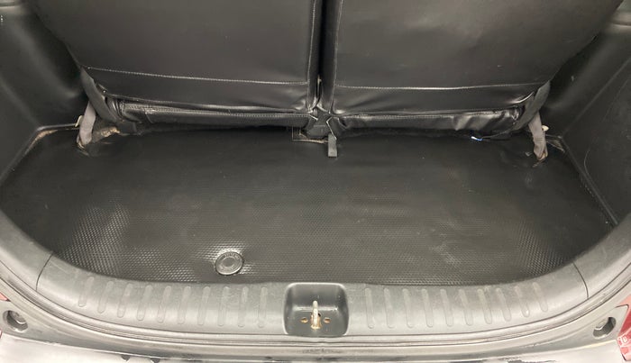 2016 Honda BR-V 1.5 i-VTEC S, Petrol, Manual, 93,401 km, Boot Inside