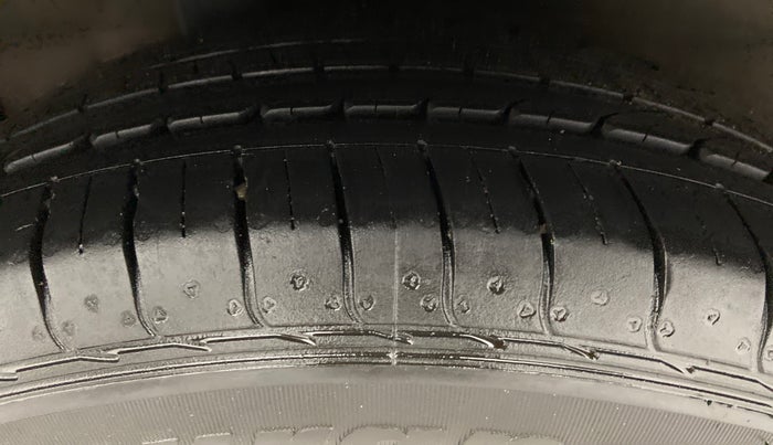 2016 Honda BR-V 1.5 i-VTEC S, Petrol, Manual, 93,401 km, Right Rear Tyre Tread