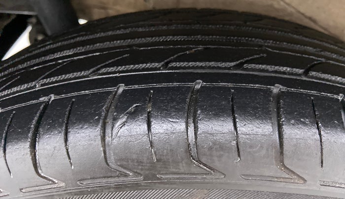 2013 Maruti Wagon R 1.0 VXI, Petrol, Manual, 73,569 km, Right Rear Tyre Tread