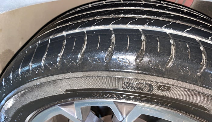 2023 Skoda KUSHAQ STYLE 1.0L TSI AT (6 AIRBAGS), Petrol, Automatic, 15,828 km, Left Front Tyre Tread