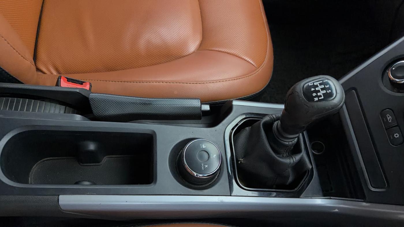 2020 Tata NEXON XE PETROL, Petrol, Manual, 1,47,594 km, Gear Lever
