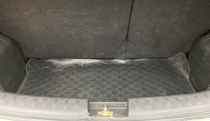 2017 Maruti Swift ZDI, Diesel, Manual, 93,786 km, Boot Inside