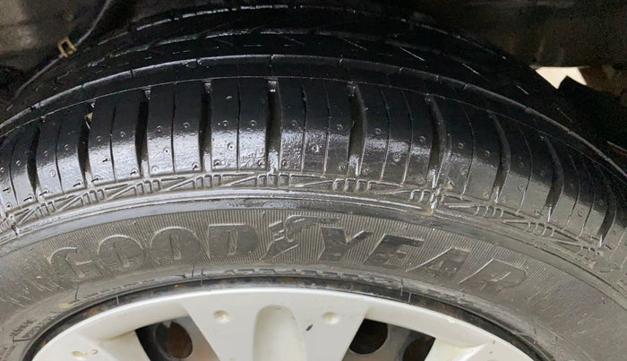 2014 Honda Brio S MT, Petrol, Manual, 62,252 km, Left Rear Tyre Tread