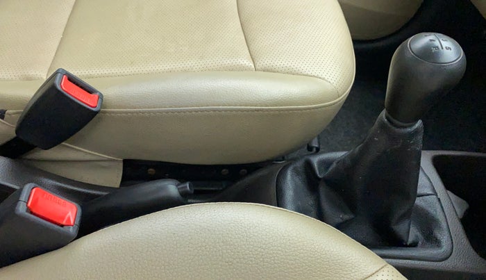 2017 Hyundai Eon ERA PLUS, Petrol, Manual, 17,806 km, Gear Lever
