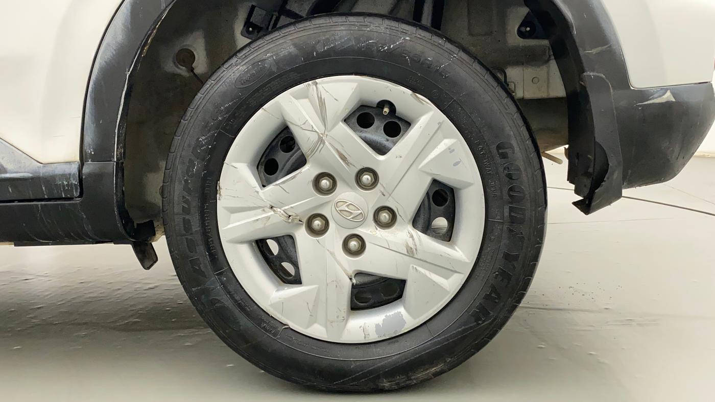 2022 Hyundai VENUE S 1.2, Petrol, Manual, 94,311 km, Left Rear Wheel