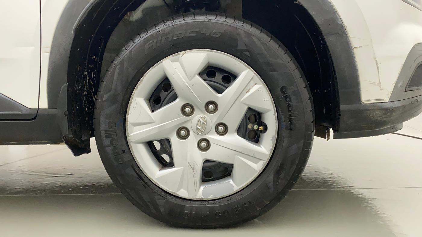 2022 Hyundai VENUE S 1.2, Petrol, Manual, 94,311 km, Right Front Wheel
