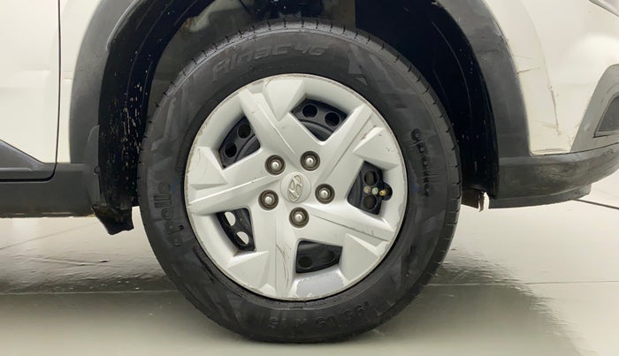 2022 Hyundai VENUE S 1.2, Petrol, Manual, 94,311 km, Right Front Wheel