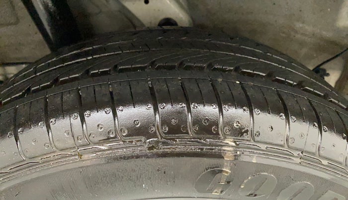 2022 Hyundai VENUE S 1.2, Petrol, Manual, 94,311 km, Right Rear Tyre Tread