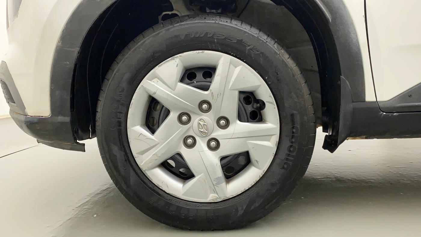 2022 Hyundai VENUE S 1.2, Petrol, Manual, 94,311 km, Left Front Wheel