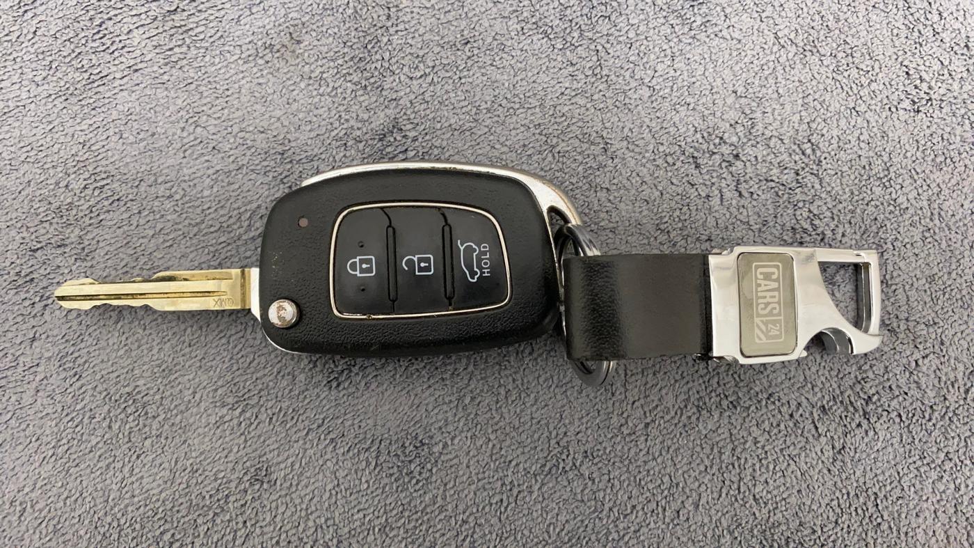 2022 Hyundai VENUE S 1.2, Petrol, Manual, 94,311 km, Key Close Up