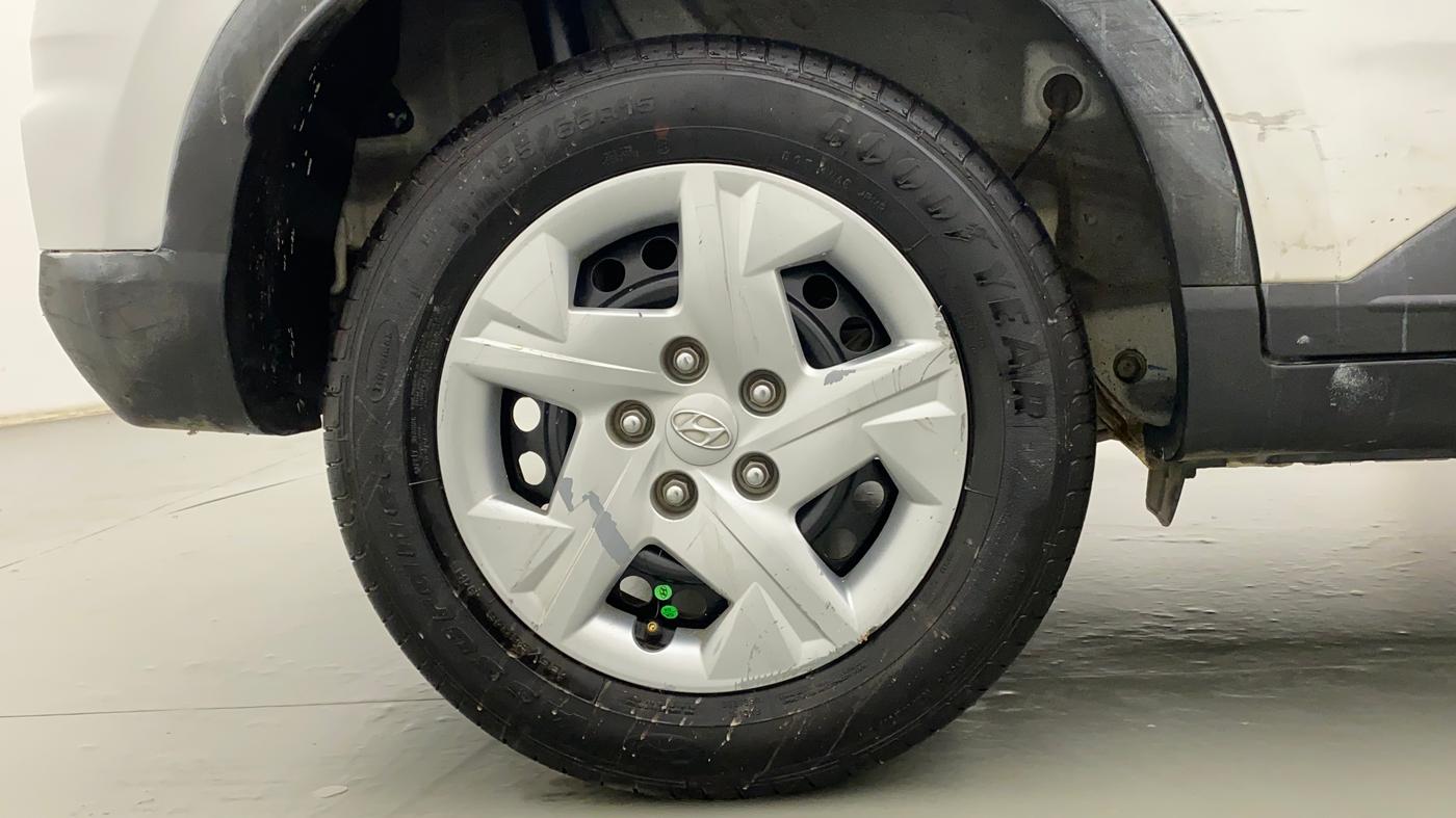 2022 Hyundai VENUE S 1.2, Petrol, Manual, 94,311 km, Right Rear Wheel