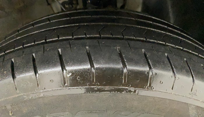 2022 Hyundai VENUE S 1.2, Petrol, Manual, 94,311 km, Right Front Tyre Tread