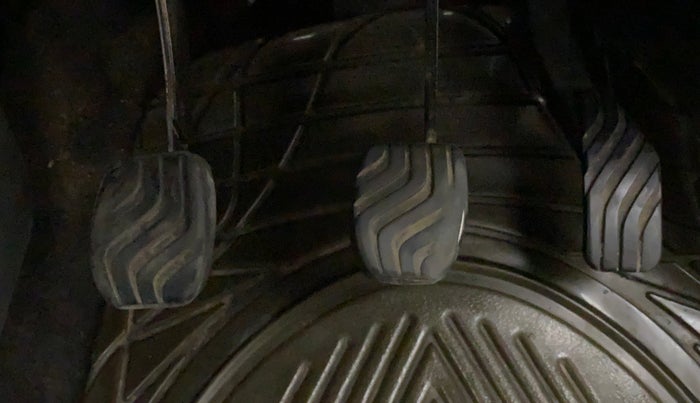 2015 Renault Kwid RXT 0.8, Petrol, Manual, 49,788 km, Pedals