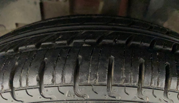 2015 Renault Kwid RXT 0.8, Petrol, Manual, 49,788 km, Left Front Tyre Tread