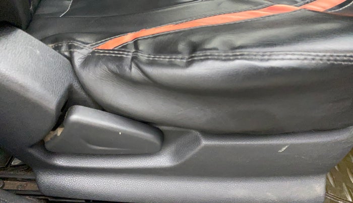 2015 Renault Kwid RXT 0.8, Petrol, Manual, 49,788 km, Driver Side Adjustment Panel