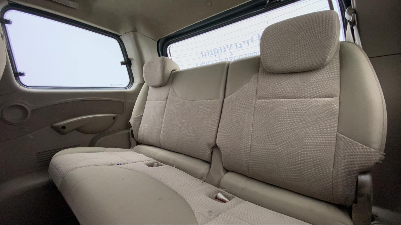 2017 Mahindra Xylo H8 ABS AIRBAG BS IV, Diesel, Manual, 2,13,057 km, Third Seat Row ( optional )