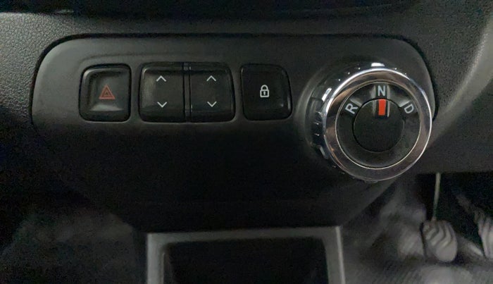 2017 Renault Kwid CLIMBER 1.0 AMT, Petrol, Automatic, 65,372 km, Gear Lever