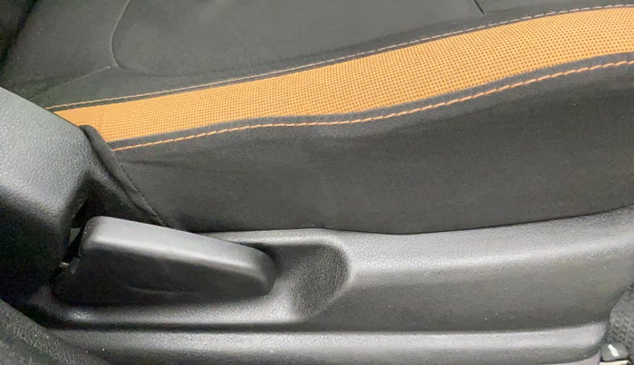 2017 Renault Kwid CLIMBER 1.0 AMT, Petrol, Automatic, 65,372 km, Driver Side Adjustment Panel