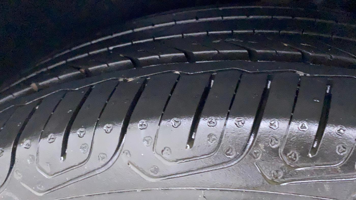 2023 Volkswagen VIRTUS TOPLINE TSI 1.0 AT, Petrol, Automatic, 14,544 km, Right Rear Tyre Tread