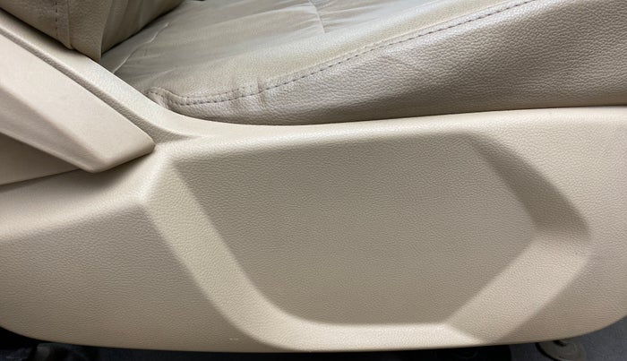 2016 Ford Figo Aspire 1.2 TREND PETROL, Petrol, Manual, 42,098 km, Driver Side Adjustment Panel