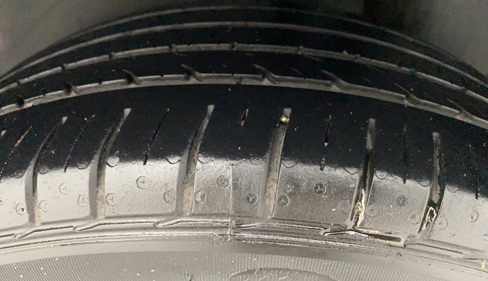 2020 Maruti Ciaz ALPHA 1.5 AT VTVT SHVS, Petrol, Manual, 35,311 km, Left Rear Tyre Tread