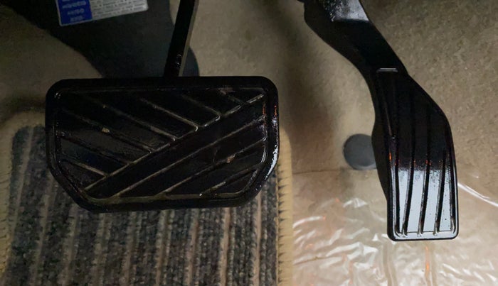 2020 Maruti Ciaz ALPHA 1.5 AT VTVT SHVS, Petrol, Manual, 35,311 km, Pedals