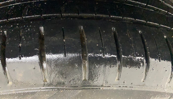 2022 Toyota Glanza V, Petrol, Manual, 26,462 km, Left Rear Tyre Tread