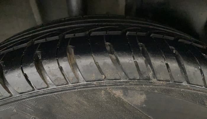 2018 Tata Tiago XZ PETROL, Petrol, Manual, 1,81,325 km, Right Rear Tyre Tread
