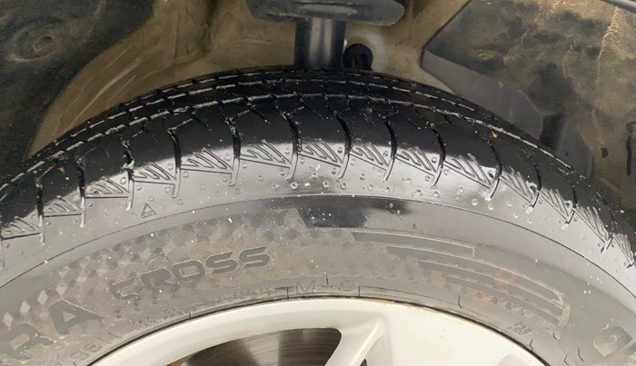 2021 MG HECTOR SHINE 1.5 PETROL TURBO CVT, Petrol, Automatic, 75,403 km, Right Front Tyre Tread