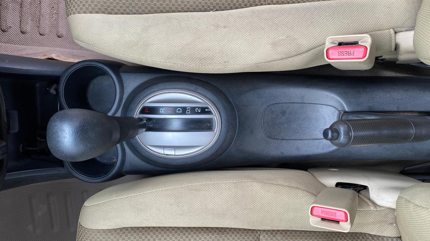 2014 Honda Brio VX AT, Petrol, Automatic, 45,258 km, Gear Lever
