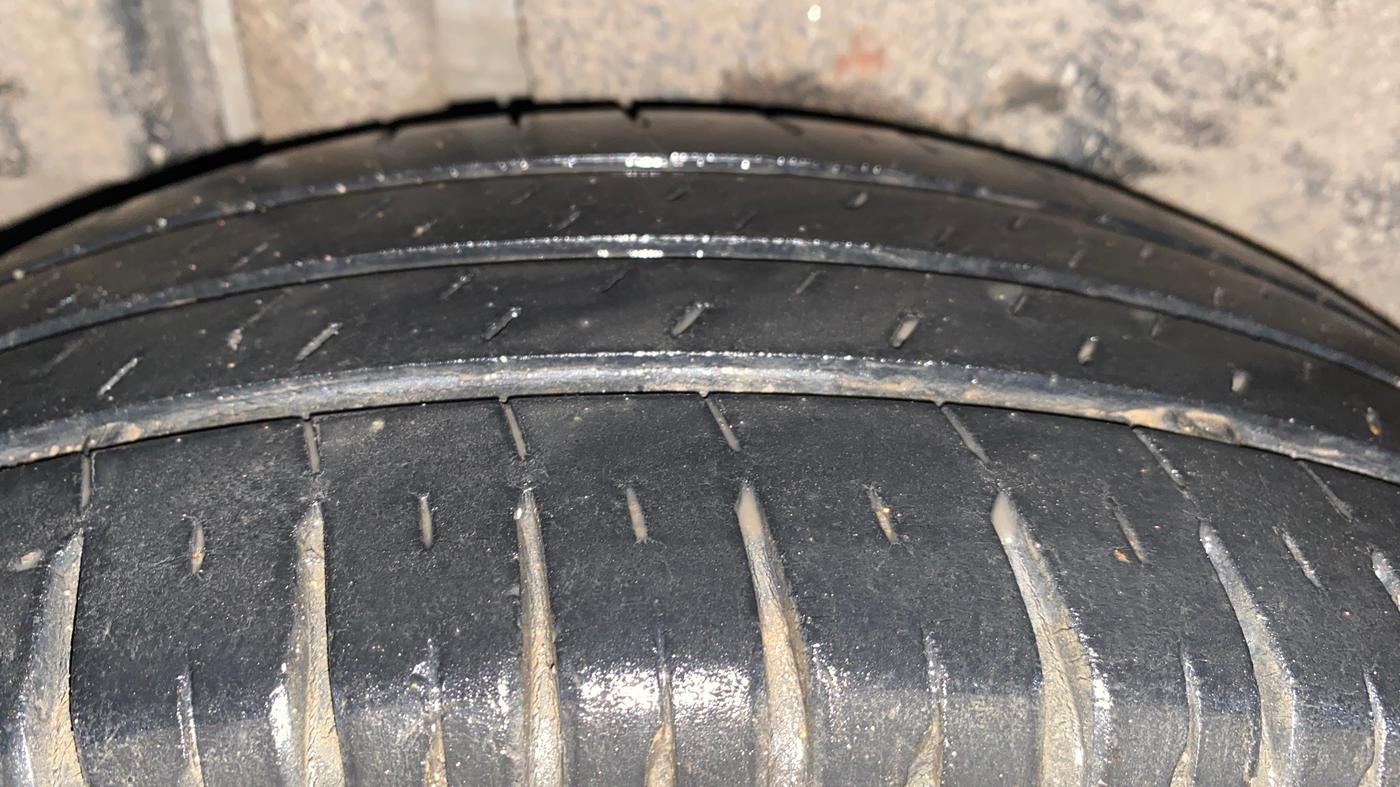 2015 Maruti Swift Dzire ZXI, Petrol, Manual, 82,808 km, Right Rear Tyre Tread