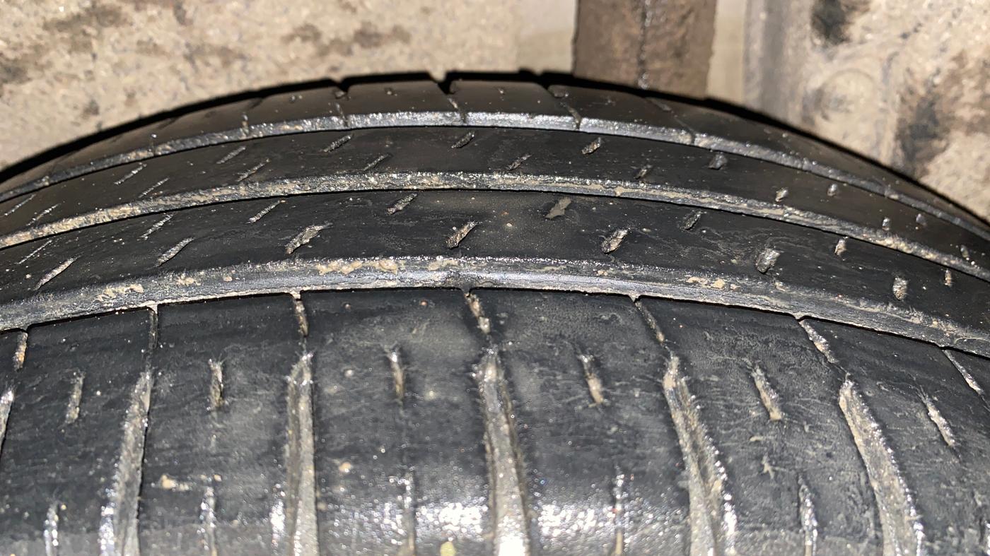 2015 Maruti Swift Dzire ZXI, Petrol, Manual, 82,808 km, Left Rear Tyre Tread