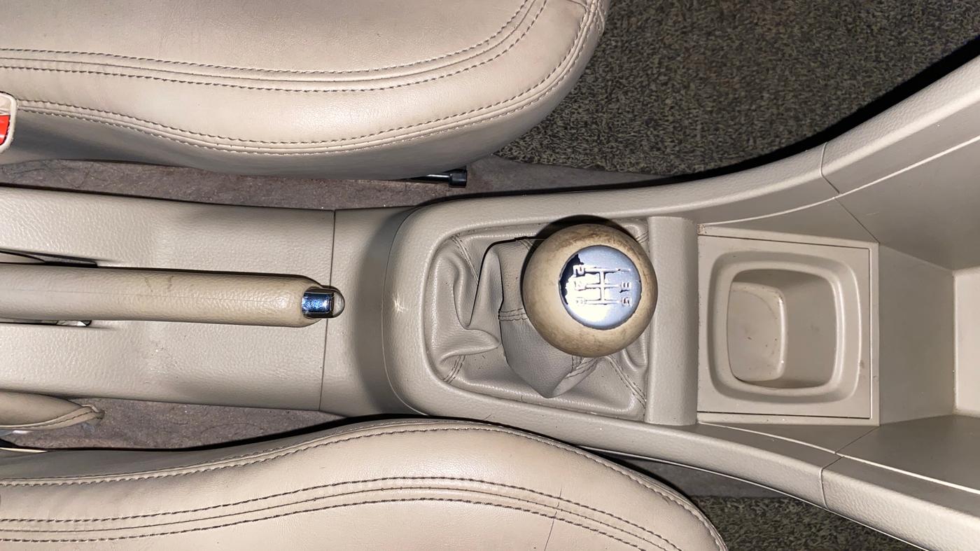 2015 Maruti Swift Dzire ZXI, Petrol, Manual, 82,808 km, Gear Lever