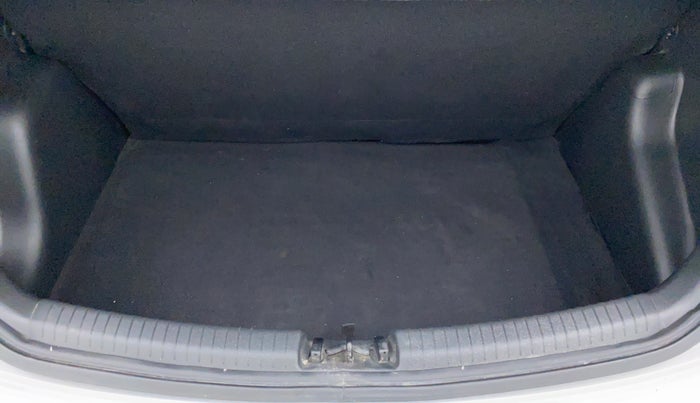 2017 Hyundai Grand i10 MAGNA 1.2 VTVT, Petrol, Manual, 17,083 km, Boot Inside View