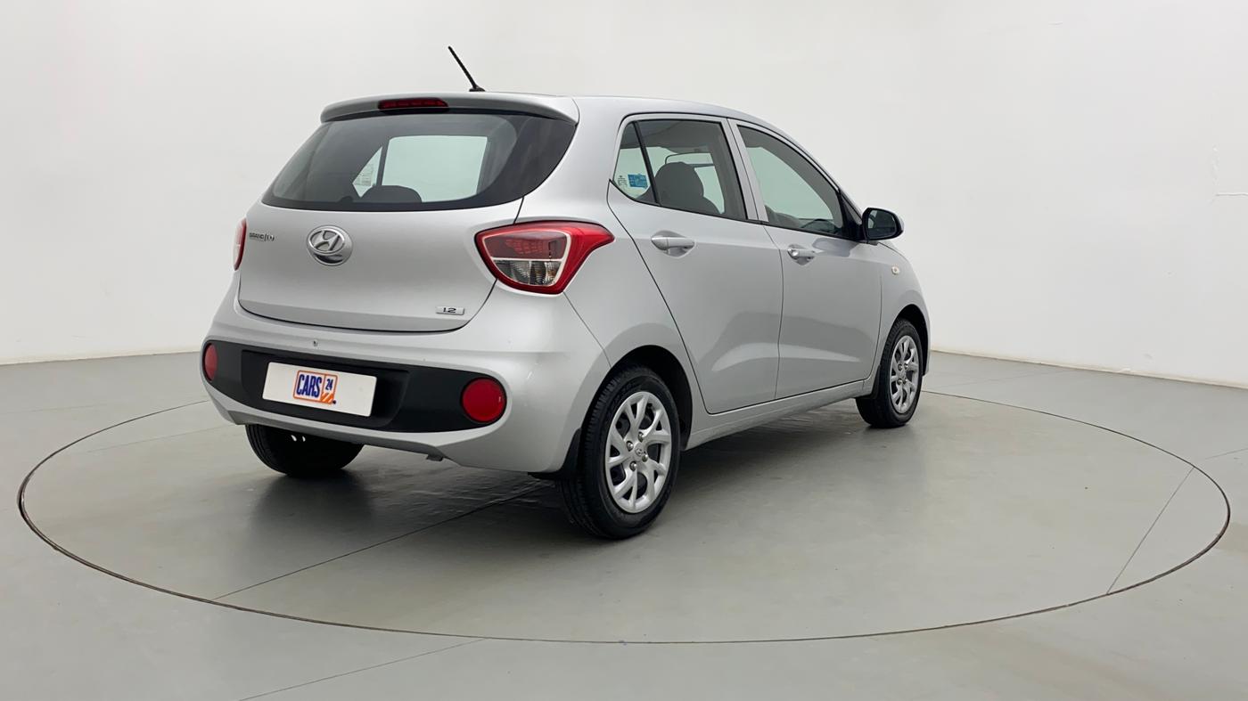 2017 Hyundai Grand i10 MAGNA 1.2 VTVT, Petrol, Manual, 17,083 km, Right Back Diagonal (45- Degree) View