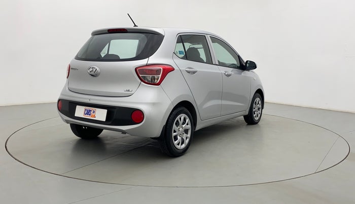 2017 Hyundai Grand i10 MAGNA 1.2 VTVT, Petrol, Manual, 17,083 km, Right Back Diagonal (45- Degree) View