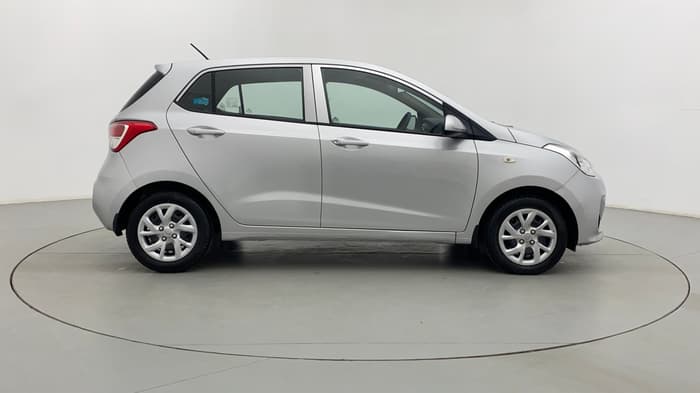 2017 Hyundai Grand i10 MAGNA 1.2 VTVT, Petrol, Manual, 17,083 km, Right Side View