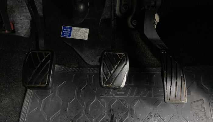 2012 Maruti Swift ZDI, Diesel, Manual, 99,323 km, Pedals