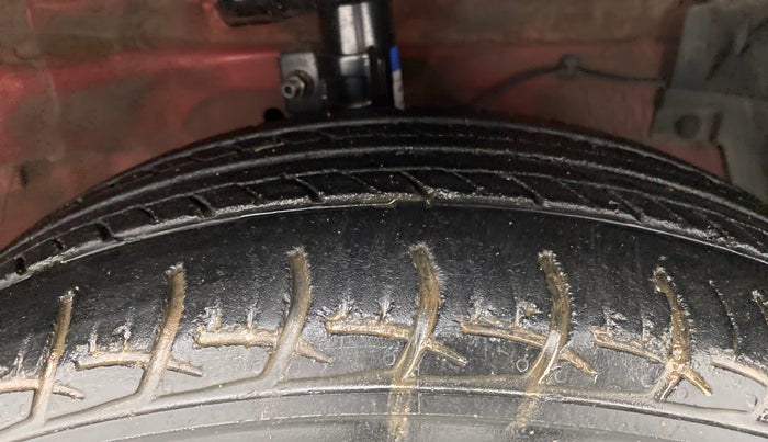 2012 Maruti Swift ZDI, Diesel, Manual, 99,323 km, Right Front Tyre Tread