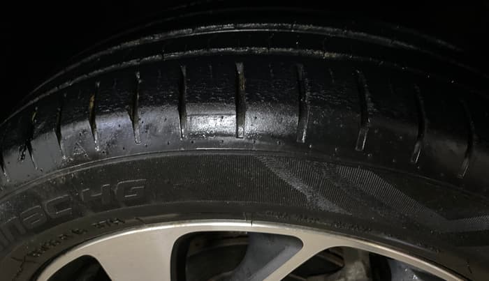 2020 Toyota Glanza V CVT, Petrol, Automatic, 35,285 km, Right Front Tyre Tread