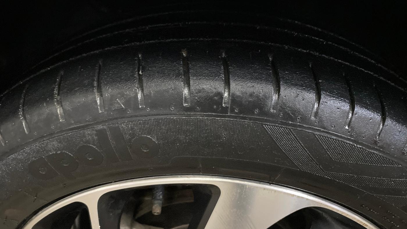 2020 Toyota Glanza V CVT, Petrol, Automatic, 35,285 km, Left Front Tyre Tread
