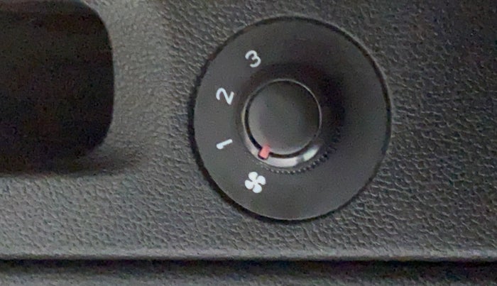 2019 Renault TRIBER 1.0 RXT, CNG, Manual, 9,215 km, Rear AC Temperature Control