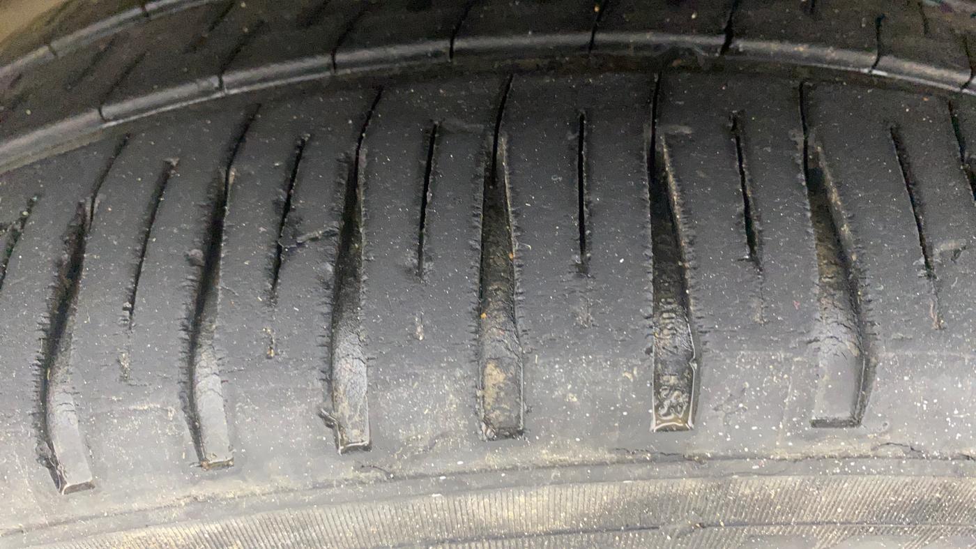 2014 Honda Brio S MT, Petrol, Manual, 69,819 km, Left Front Tyre Tread