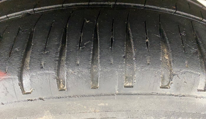 2014 Honda Brio S MT, Petrol, Manual, 69,819 km, Left Rear Tyre Tread